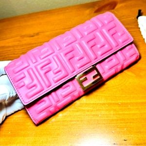 SOLD! NEW! Fendi Pink FF Nappa Matisse LeatherContinental Baguette Wallet